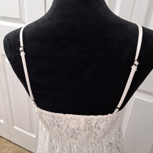 Rare London Gold Sparkly Crepe Dress With A Low V-Neck - Picture 4 of 9